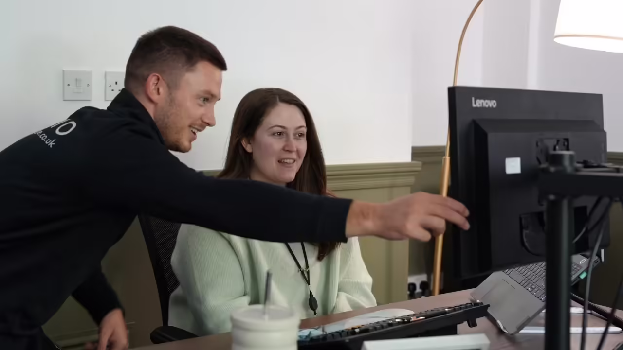 Ergonomic workstation assessment with a physiotherapist